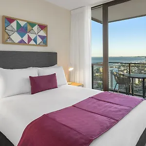 Avani Broadbeach Residences Apartahotel