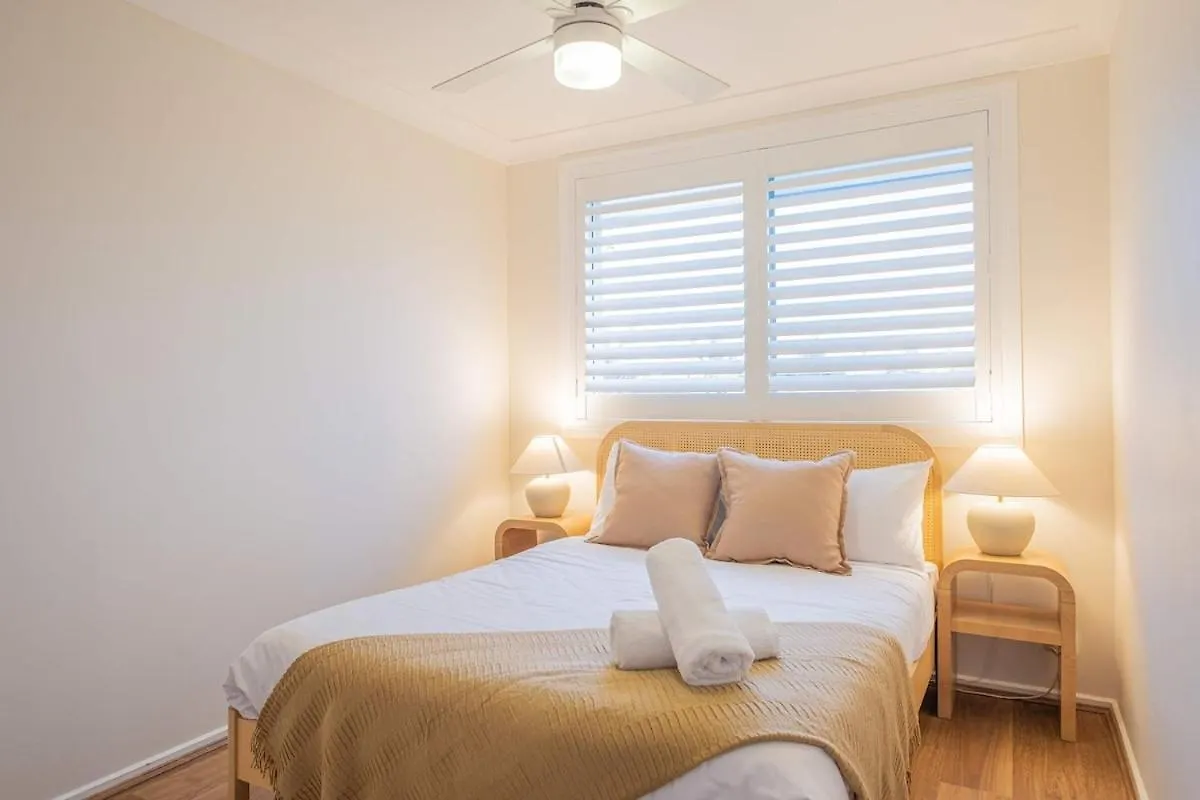 Palm Beach Retreat With Pool & Bbq Gold Coast