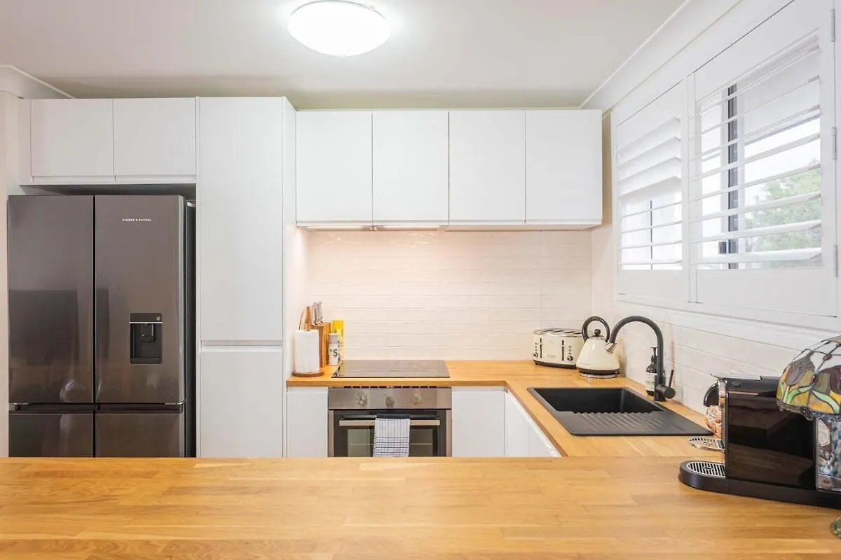 Apartment Palm Beach Retreat With Pool & Bbq Gold Coast