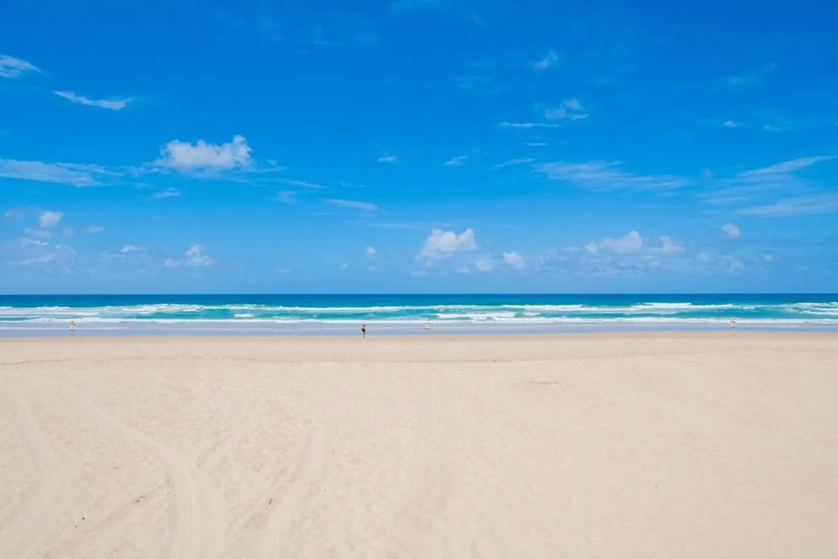 Palm Beach Retreat With Pool & Bbq Gold Coast